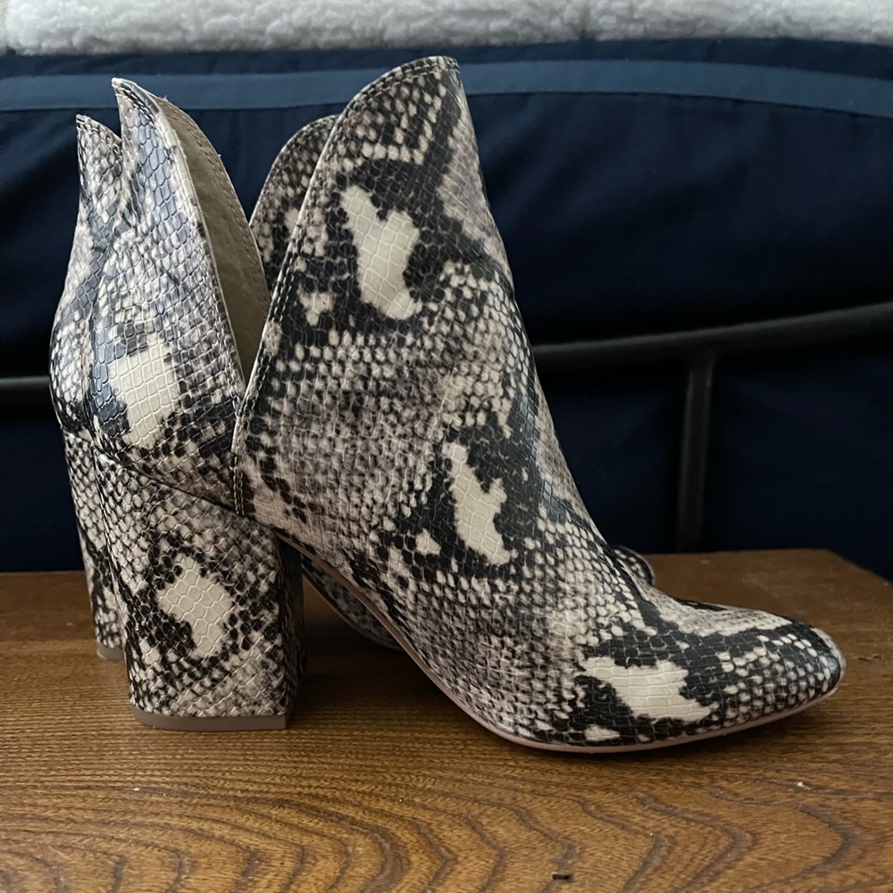 Steve Madden snakeskin bootie size 8